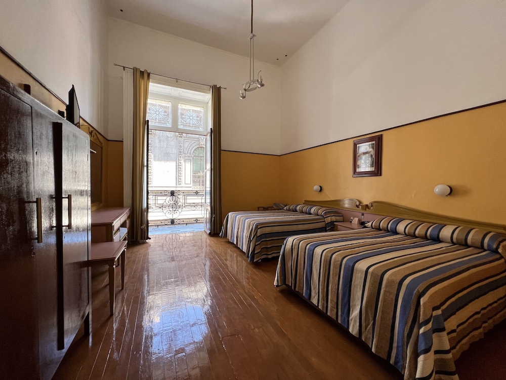 hotel isabel