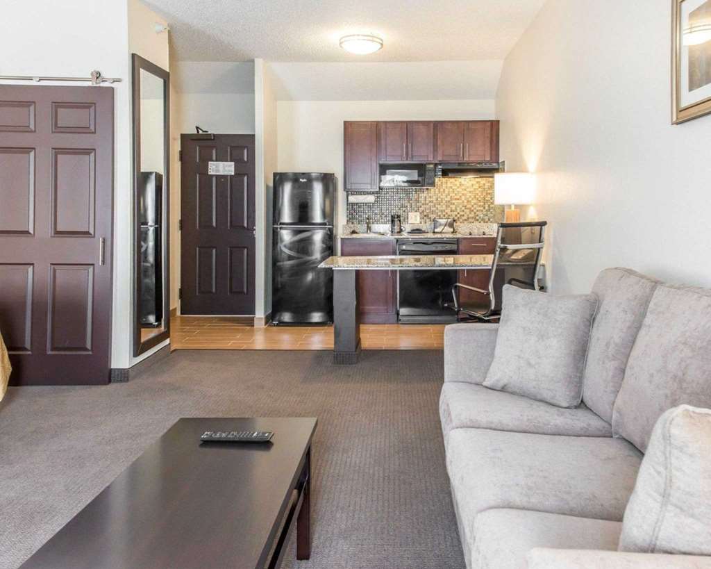 mainstay suites pittsburgh airport