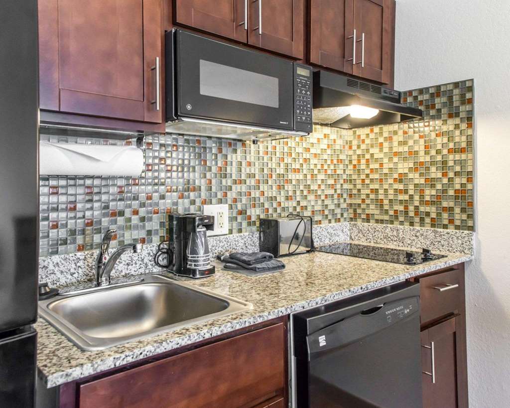 mainstay suites pittsburgh airport