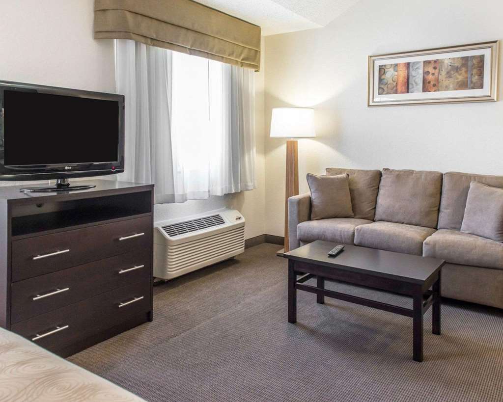 mainstay suites pittsburgh airport