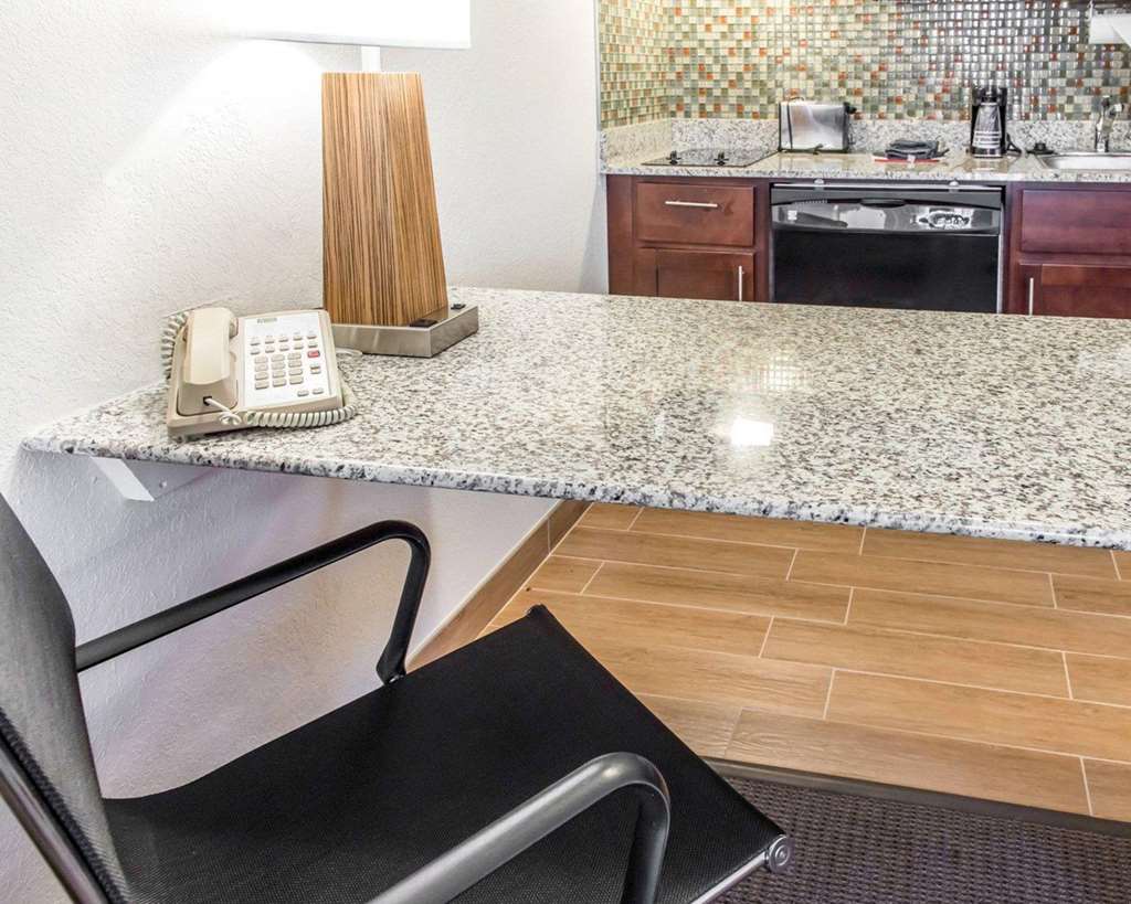 mainstay suites pittsburgh airport