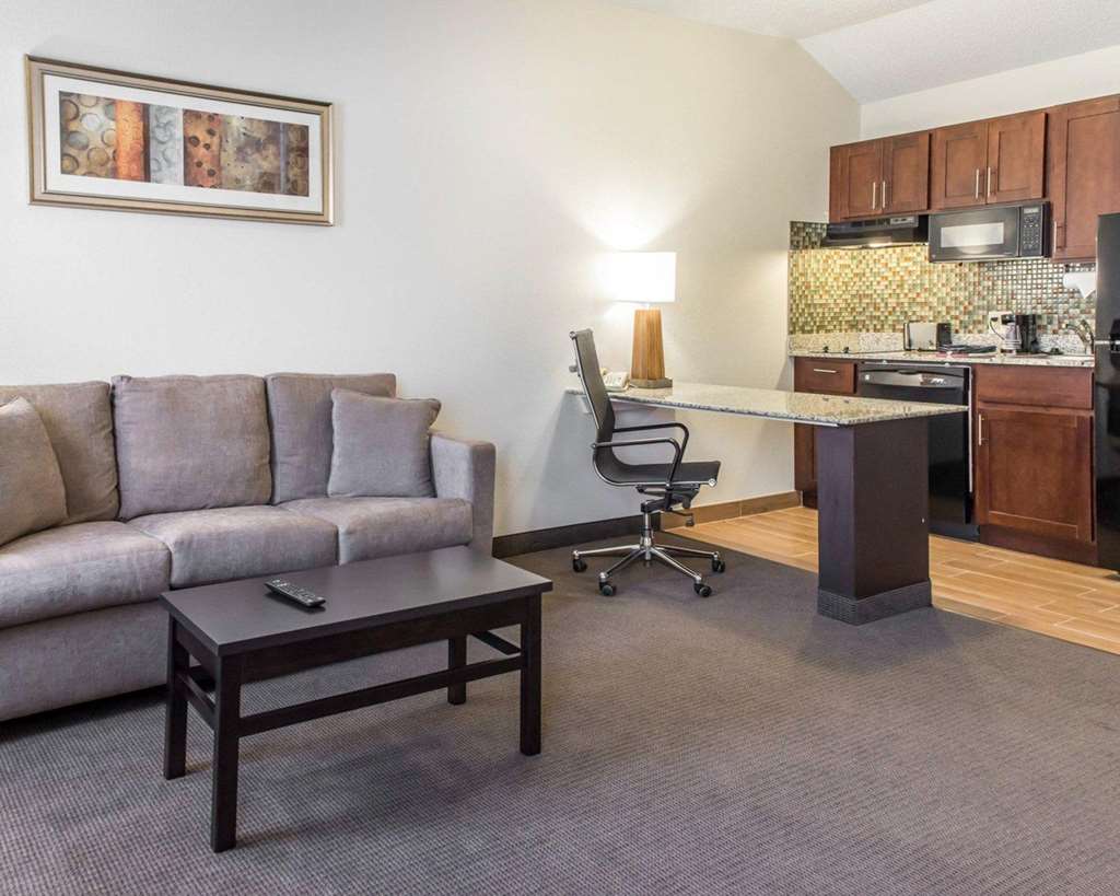 mainstay suites pittsburgh airport