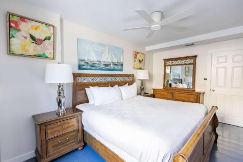 commodores cove