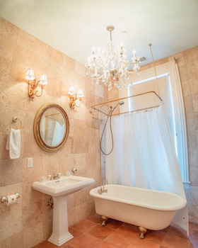 justine inn savannah