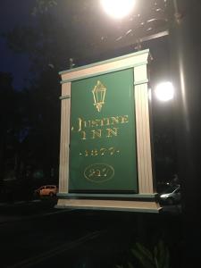 justine inn savannah