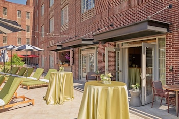 the alida savannah a tribute portfolio hotel
