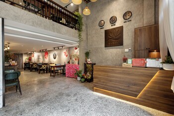 flower beachstay and coffee