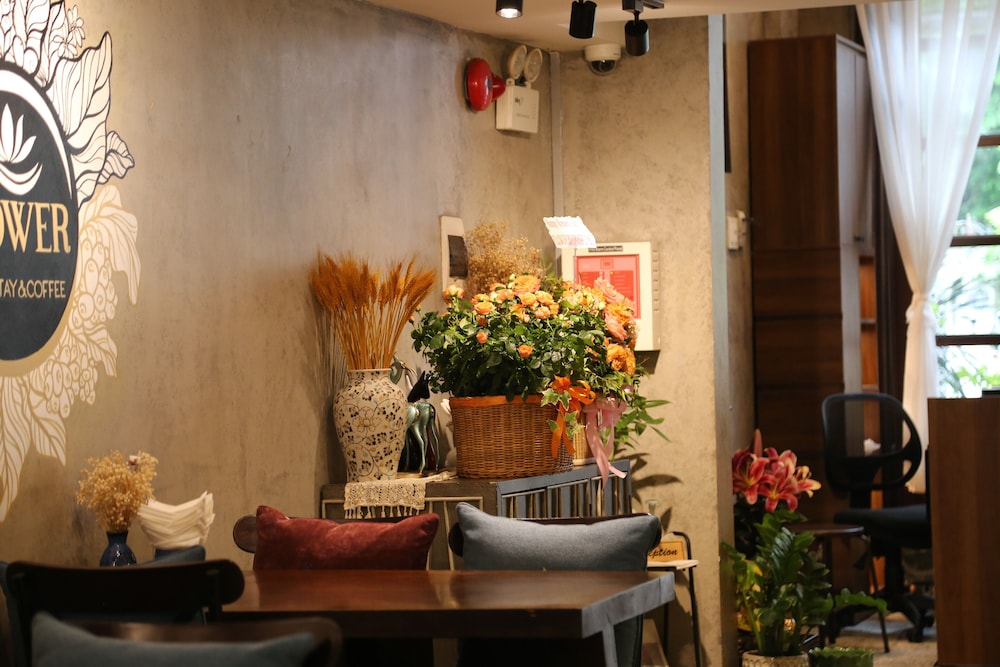 flower beachstay and coffee