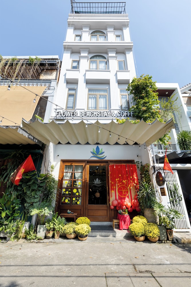 flower beachstay and coffee