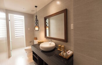 flower beachstay and coffee