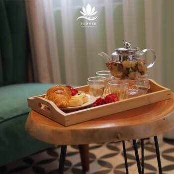 flower beachstay and coffee