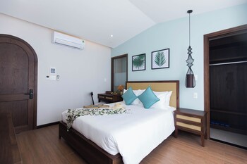 flower beachstay and coffee