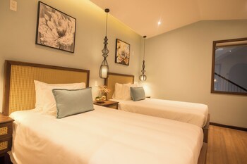 flower beachstay and coffee