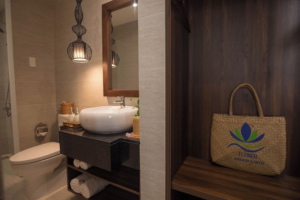 flower beachstay and coffee