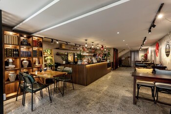 flower beachstay and coffee