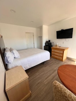 town and country inn