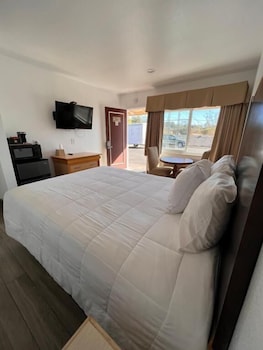 town and country inn