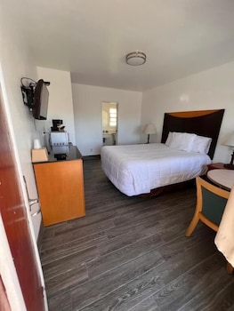 town and country inn