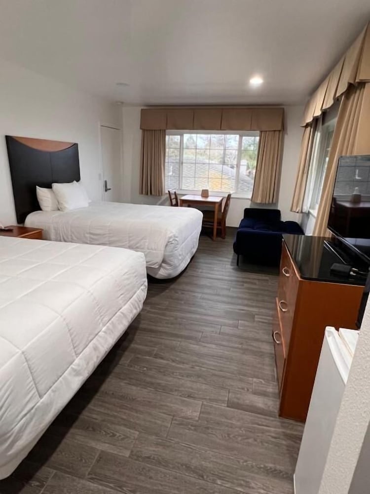 town and country inn