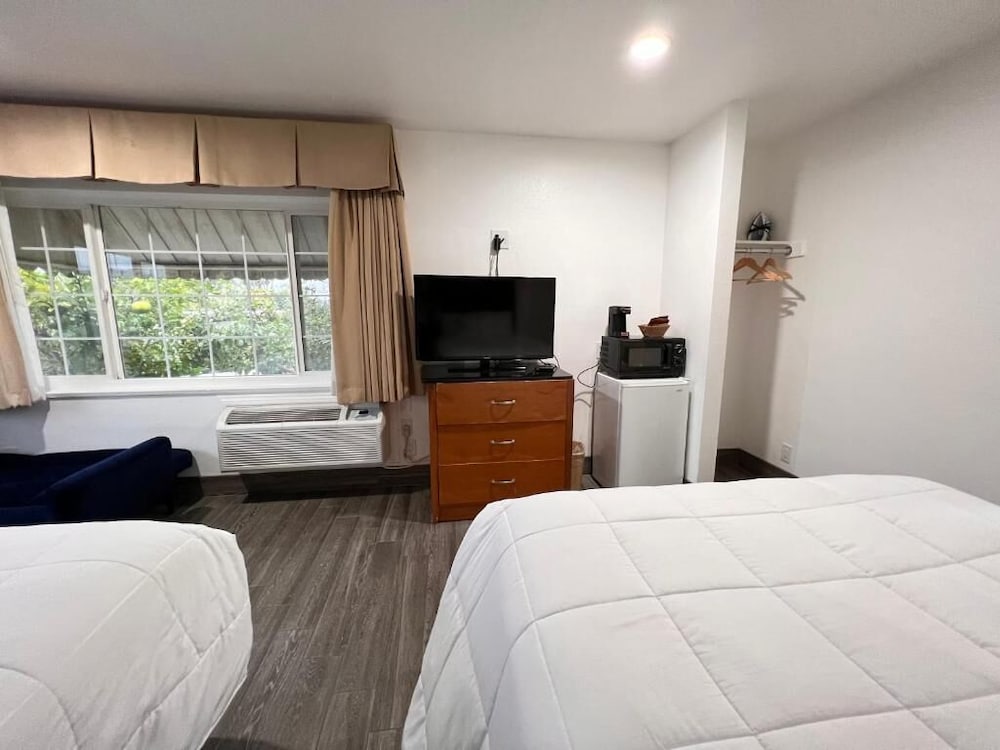 town and country inn