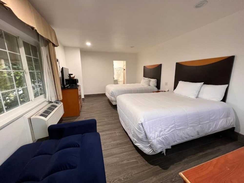 town and country inn