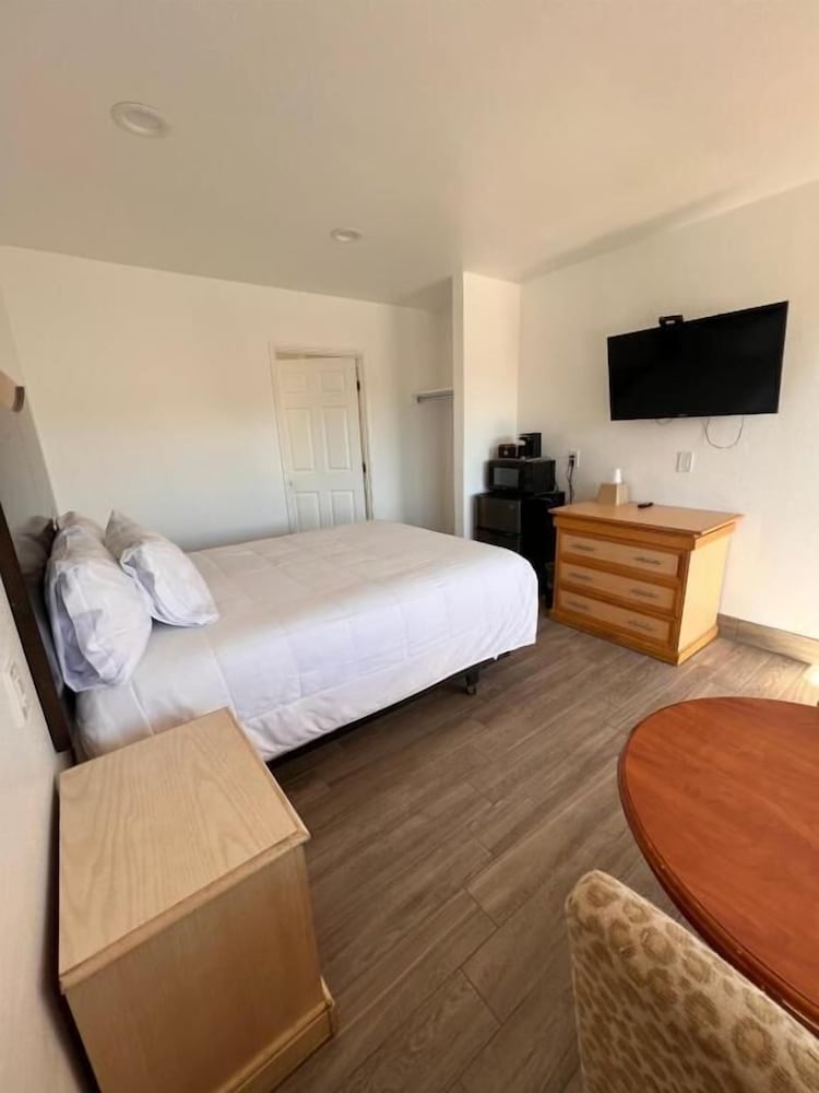 town and country inn