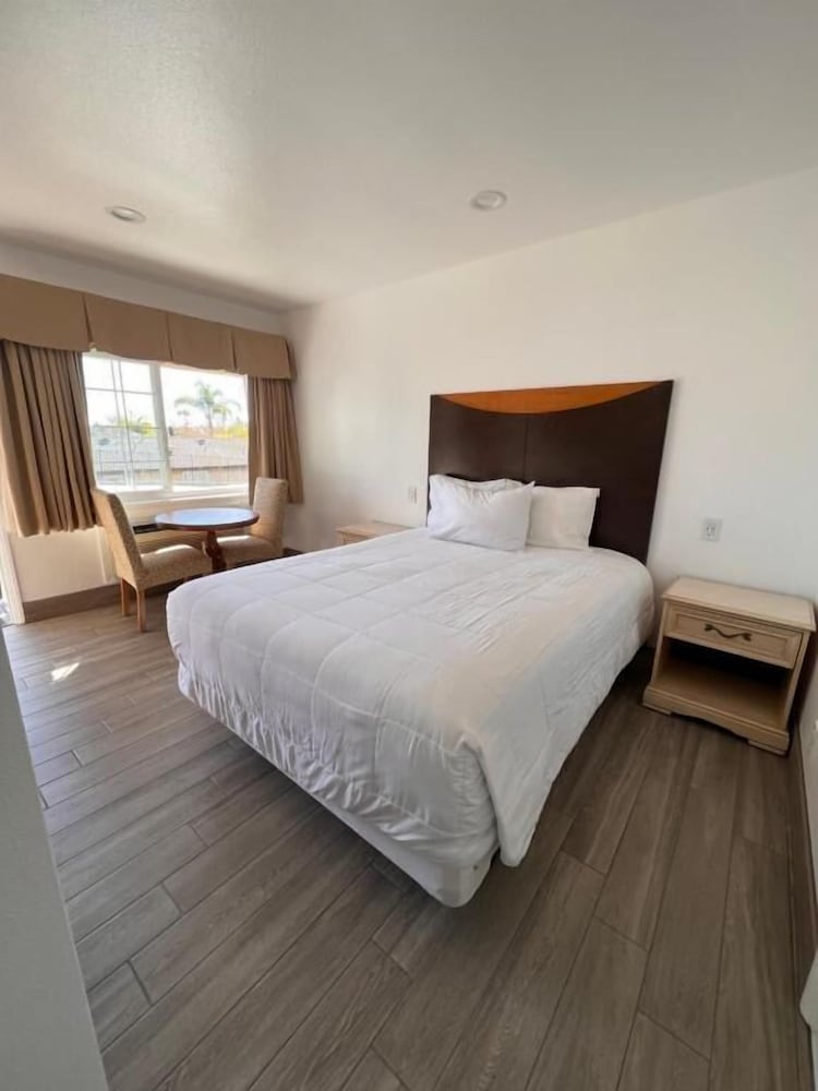 town and country inn