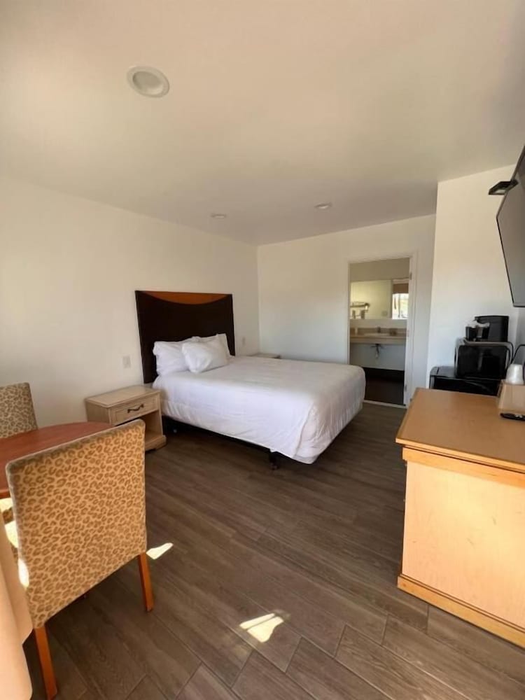 town and country inn