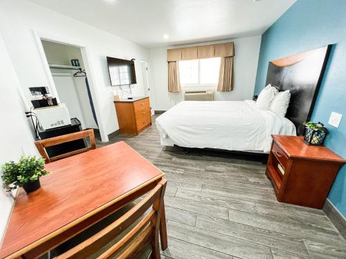 town and country inn