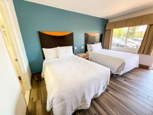 town and country inn