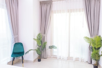 modern studio at royal oceanic jbr by deluxe holiday homes