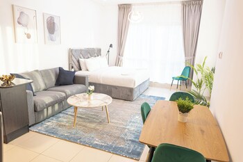 modern studio at royal oceanic jbr by deluxe holiday homes