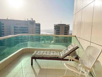 modern studio at royal oceanic jbr by deluxe holiday homes