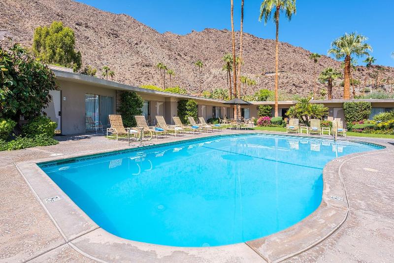Desert Hills -Adults Only,Riverside>>Palm Springs,3 star
