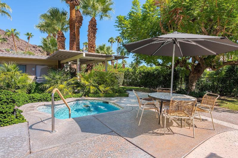 Desert Hills -Adults Only,Riverside>>Palm Springs,3 star