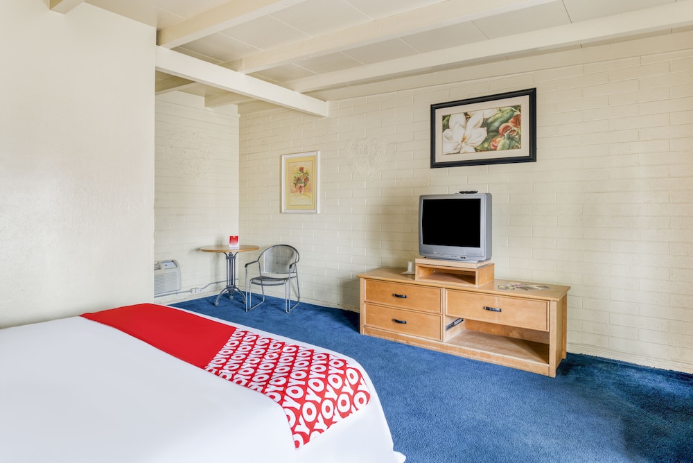 oyo oasis motel las vegas i 15