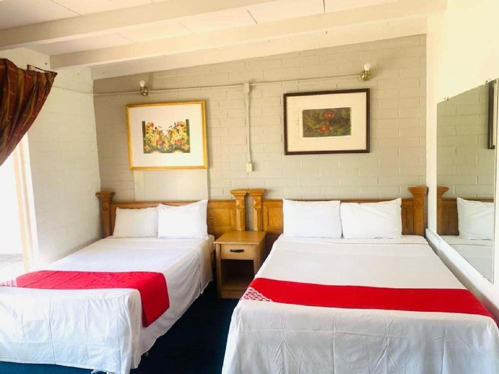 oyo oasis motel las vegas i 15