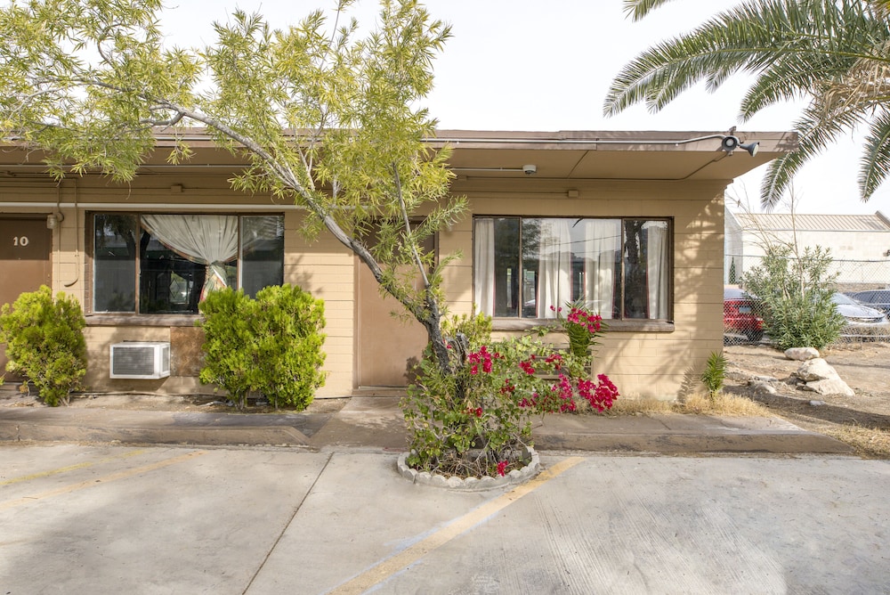 oyo oasis motel las vegas i 15