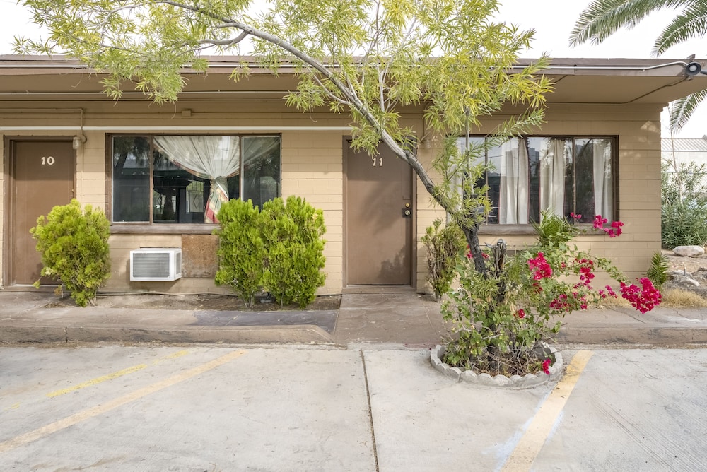 oyo oasis motel las vegas i 15