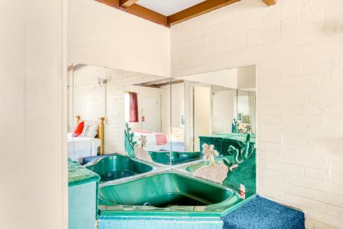 Oyo Oasis Motel Las Vegas I-15,1731 South Las Vegas Blvd,2 star