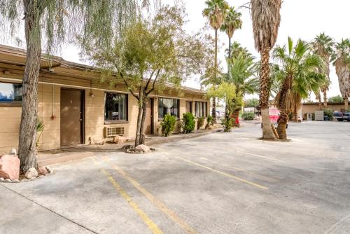 Oyo Oasis Motel Las Vegas I-15,1731 South Las Vegas Blvd,2 star