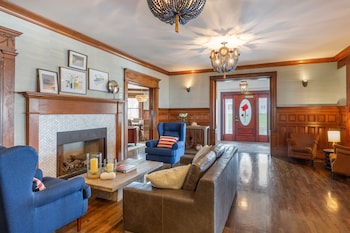 The Shore House,Narragansett Pier>>Narragansett,3 star