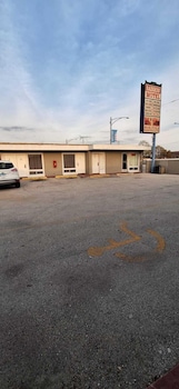 Rainbow Motel,,2 star