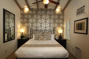 cypress inn