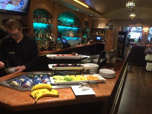 Cypress Inn,Carmel-By-The-Sea>>Carmel,4 star