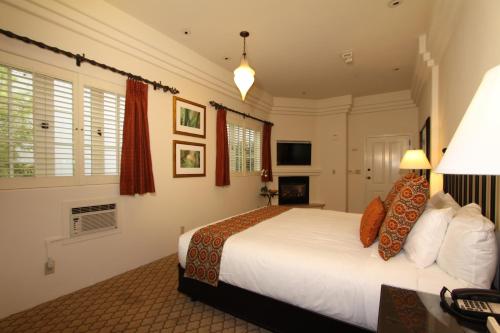 cypress inn