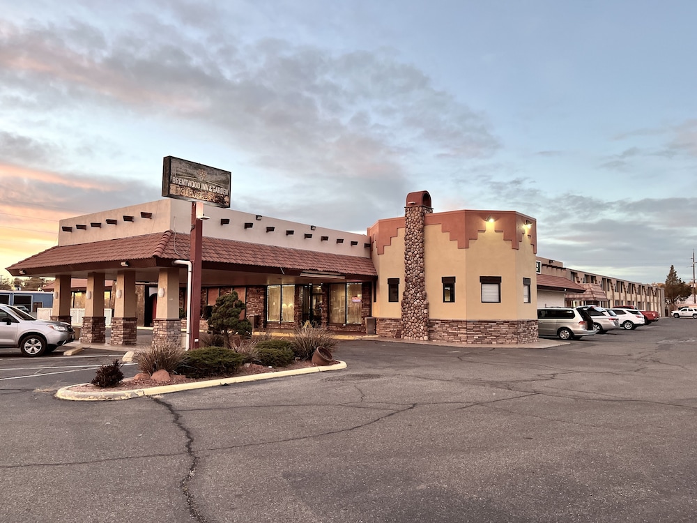 brentwood inn and garden