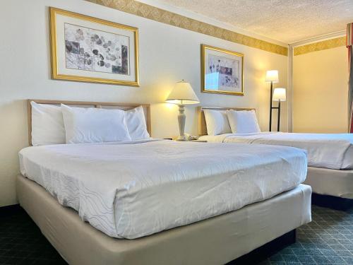 brentwood inn and garden