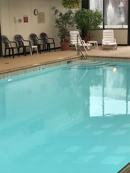 Capital Plaza Hotel,Franklin>>Frankfort,3 star