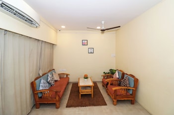 pinaki comfort stay vile parle near airport